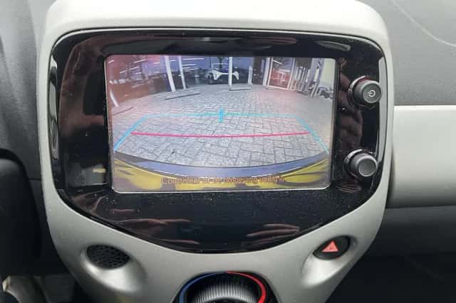 Toyota Aygo (2018) thumbnail 11