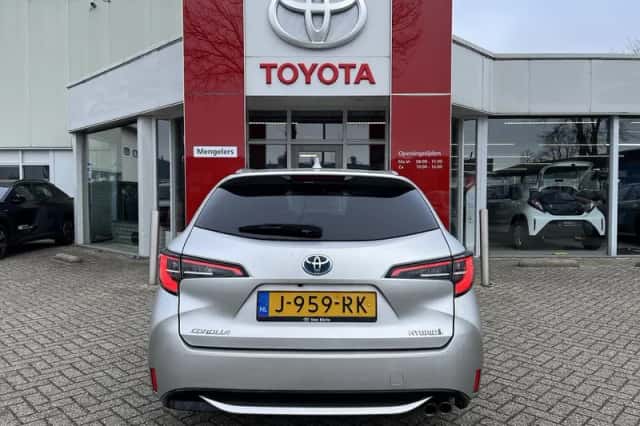Toyota Corolla (2021) thumbnail 4