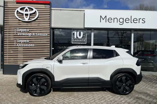 Toyota Urban Cruiser (2026) thumbnail 2