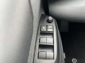 Toyota Yaris (2022) thumbnail 14
