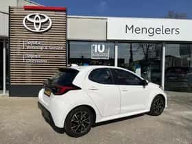 Toyota Yaris (2022) thumbnail 3