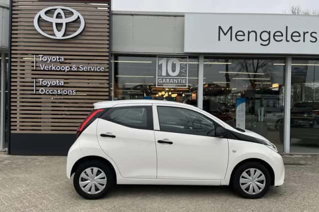 Toyota Aygo (2020) thumbnail 5