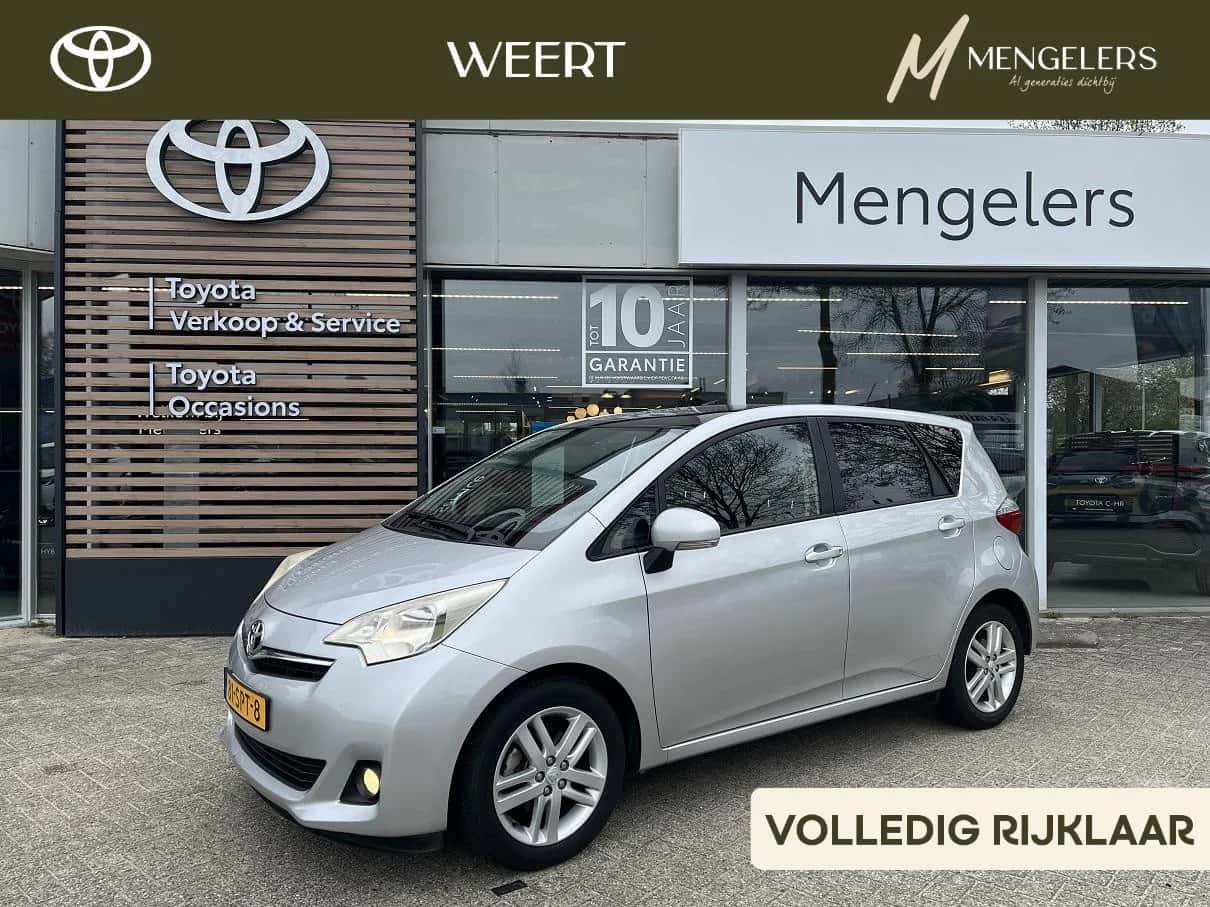 Toyota Verso-S (2012) — foto 1