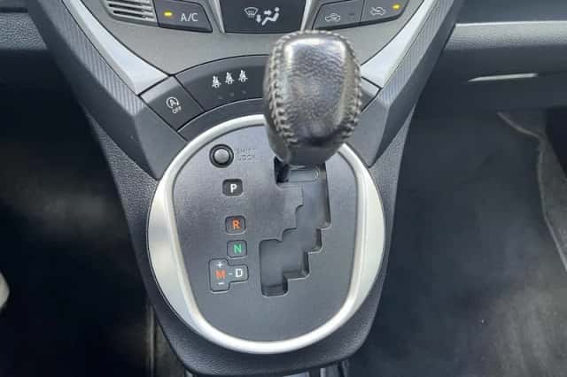 Toyota Verso-S (2012) thumbnail 11