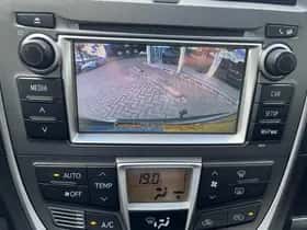 Toyota Verso-S (2012) thumbnail 12