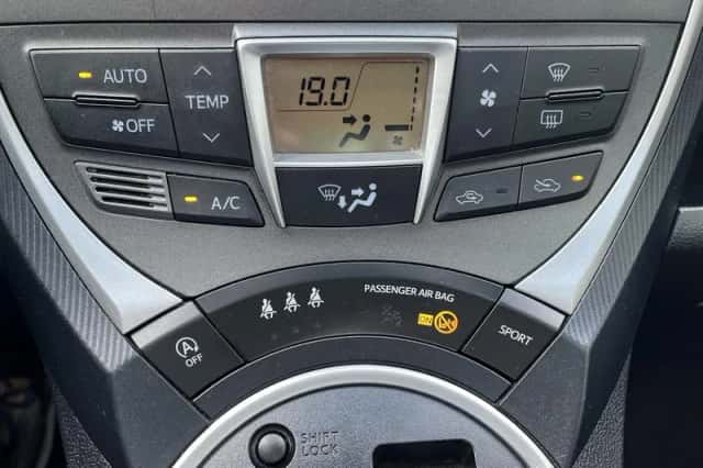 Toyota Verso-S (2012) thumbnail 15