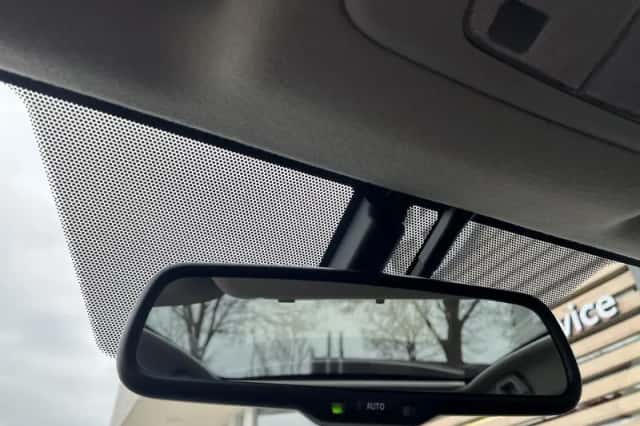 Toyota Verso-S (2012) thumbnail 19