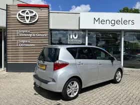 Toyota Verso-S (2012) thumbnail 3