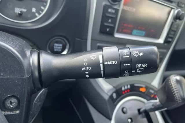 Toyota Verso-S (2012) thumbnail 21