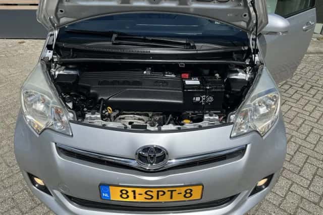 Toyota Verso-S (2012) thumbnail 29