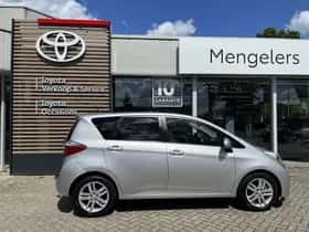 Toyota Verso-S (2012) thumbnail 5