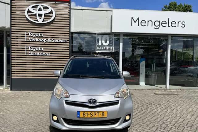 Toyota Verso-S (2012) thumbnail 6