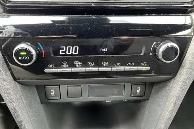 Toyota Yaris Cross (2025) thumbnail 11