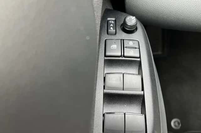 Toyota Yaris Cross (2025) thumbnail 14