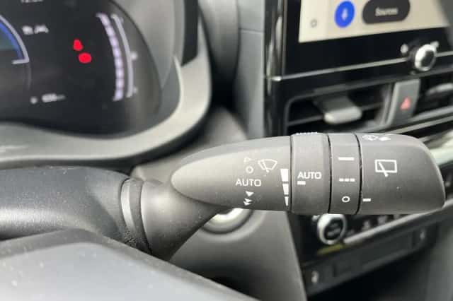 Toyota Yaris Cross (2025) thumbnail 18