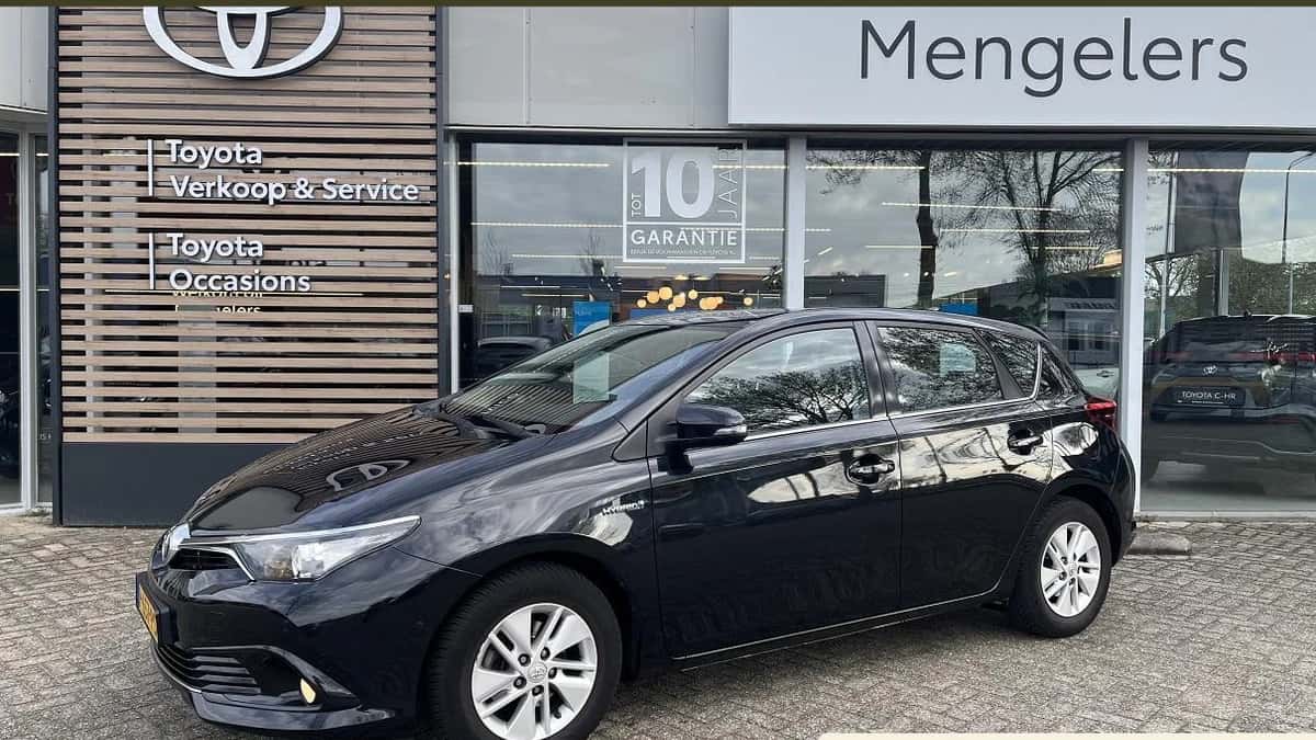 Toyota Auris (2018) — foto 1