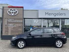 Toyota Auris (2018) thumbnail 2