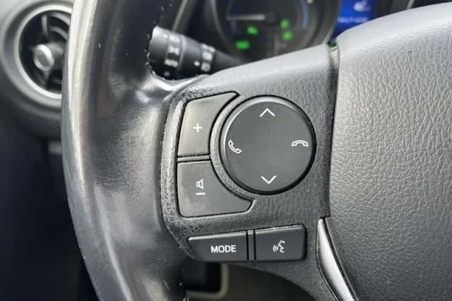 Toyota Auris (2018) thumbnail 17