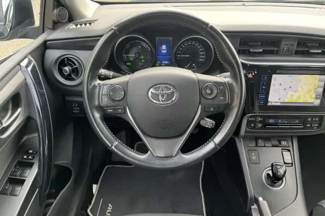 Toyota Auris (2018) thumbnail 7