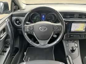 Toyota Auris (2018) thumbnail 7