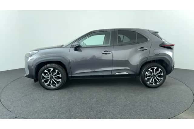 Toyota Yaris Cross (2021) thumbnail 2