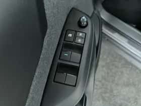 Toyota Yaris Cross (2021) thumbnail 12