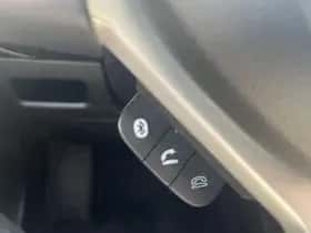 Suzuki Vitara (2021) thumbnail 10