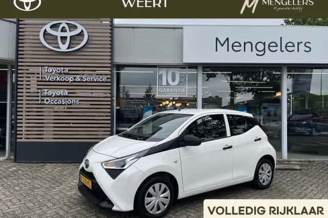Toyota Aygo (2021) thumbnail 1