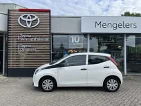 Toyota Aygo (2021) thumbnail 2