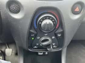 Toyota Aygo (2021) thumbnail 3