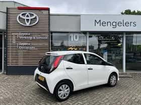 Toyota Aygo (2021) thumbnail 3