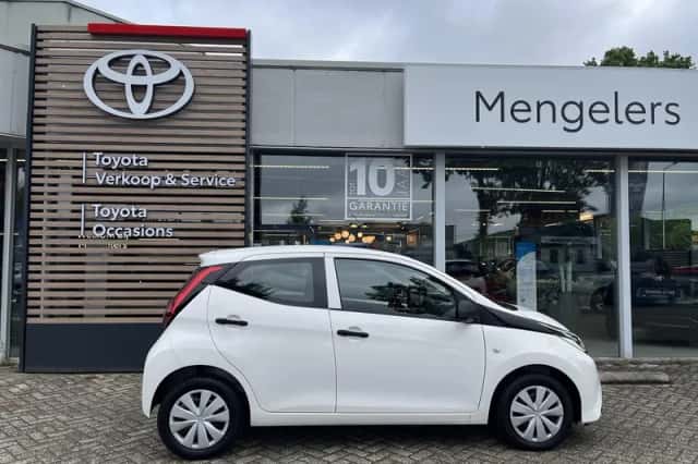 Toyota Aygo (2021) thumbnail 5