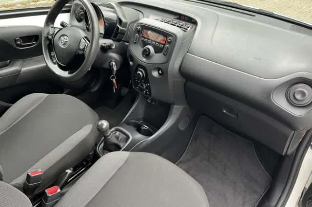 Toyota Aygo (2021) thumbnail 9