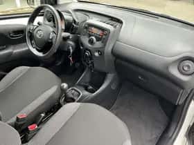 Toyota Aygo (2021) thumbnail 9