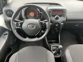 Toyota Aygo (2021) thumbnail 10