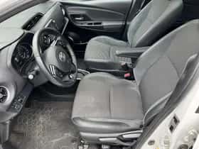 Toyota Yaris (2018) thumbnail 7