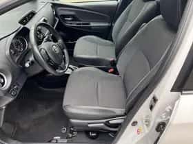 Toyota Yaris (2018) thumbnail 7