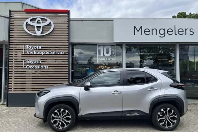 Toyota Yaris Cross (2021) thumbnail 2