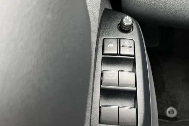 Toyota Yaris Cross (2021) thumbnail 15