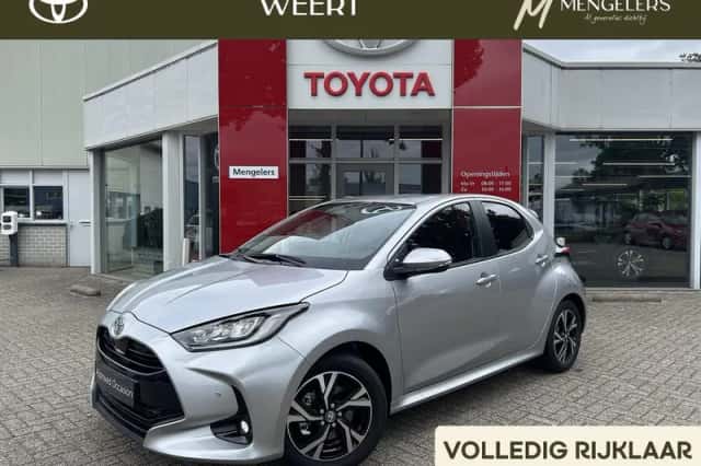 Toyota Yaris (2025) thumbnail 1