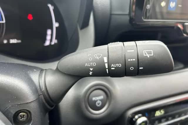 Toyota Yaris (2025) thumbnail 20