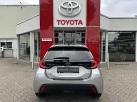 Toyota Yaris (2025) thumbnail 4