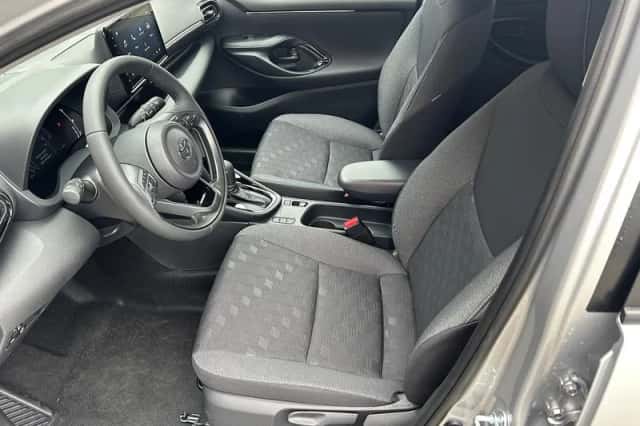 Toyota Yaris (2025) thumbnail 7