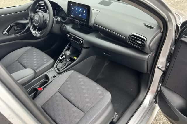 Toyota Yaris (2025) thumbnail 9