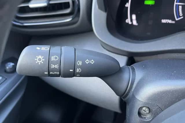 Toyota Yaris Cross (2024) thumbnail 11