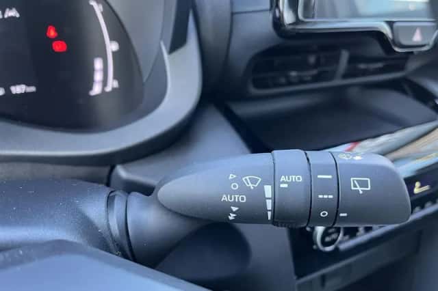 Toyota Yaris Cross (2024) thumbnail 14
