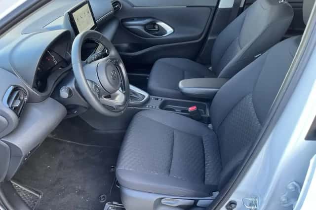 Toyota Yaris Cross (2024) thumbnail 4