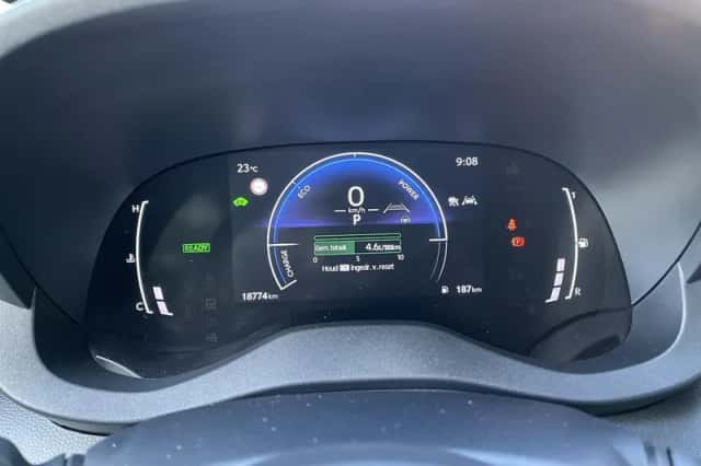 Toyota Yaris Cross (2024) thumbnail 5