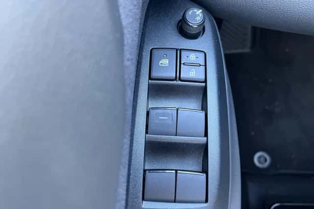 Toyota Yaris Cross (2024) thumbnail 10