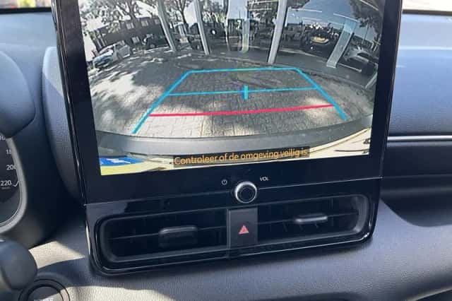 Toyota Yaris (2025) thumbnail 11